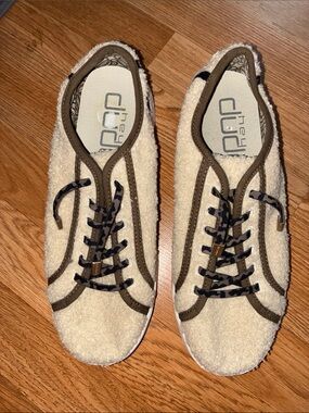 Heydude Cream Sherpa Lace-Up Sneakers with Brown Trim